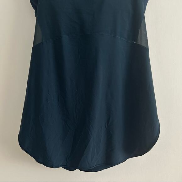 Lululemon Twist Around Tank – Size 8 C/D cup– Navy – Excellent Condition - Picture 6 of 9